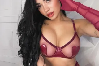 I am a hot and pleasant girl who seeks to satisfy your most secret fantasies educated, fun and sexy - Image 3