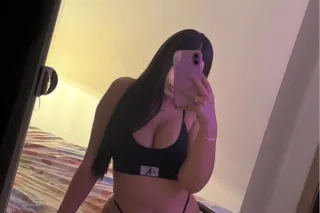 😈Hot new Latina in town 🍆👅 - 2... - Image 3